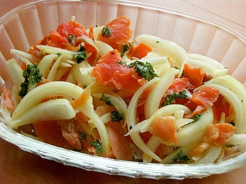 安く美味しく❤スモークサーモン切り落としでマリネ♪